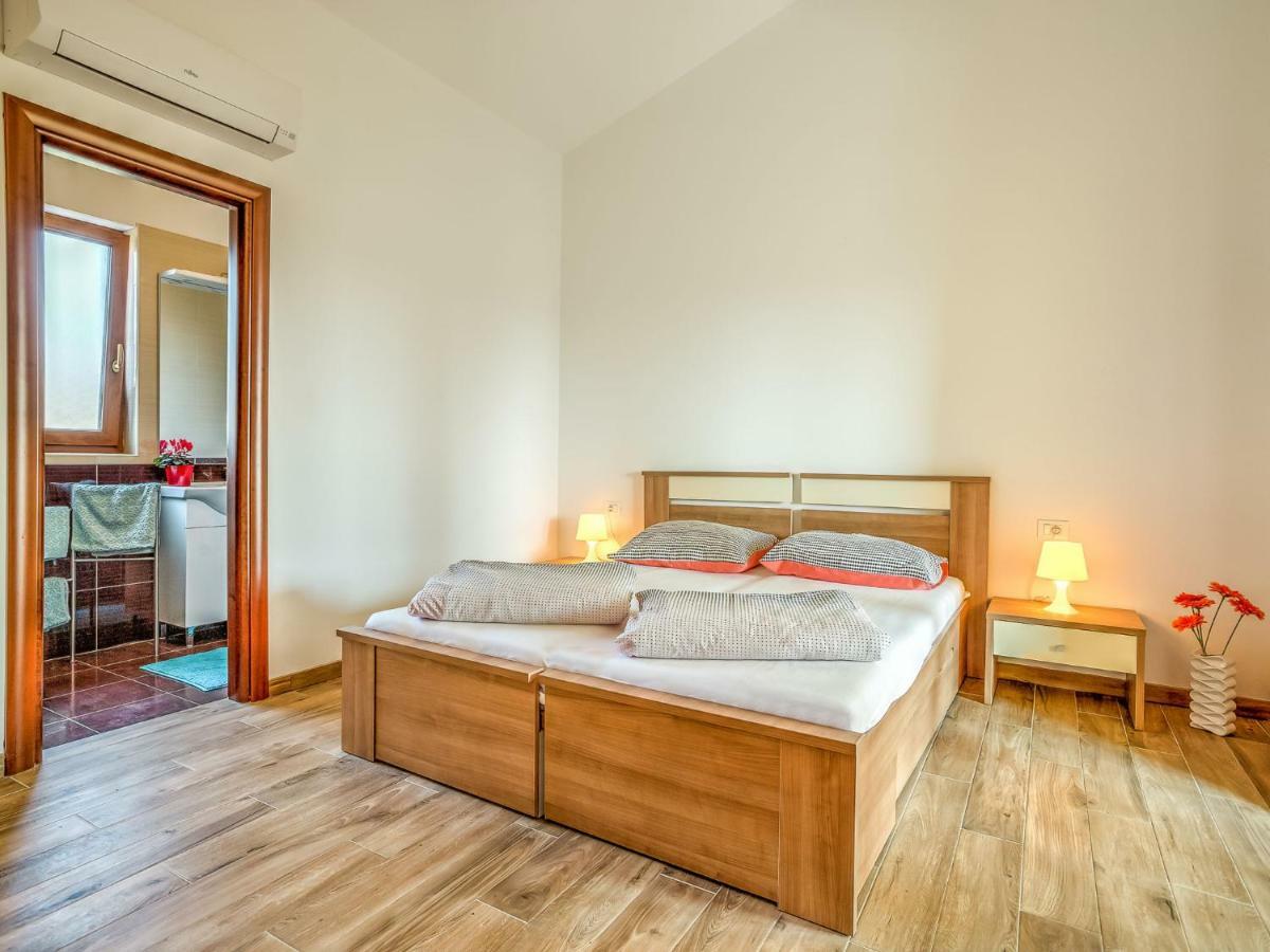 Apartment Ulika-4 By Interhome Tar-Vabriga Eksteriør billede
